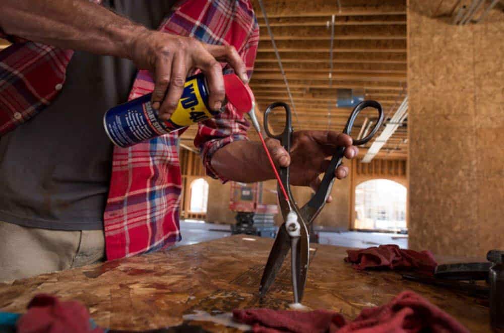 WD-40 rustløsner og beskytter