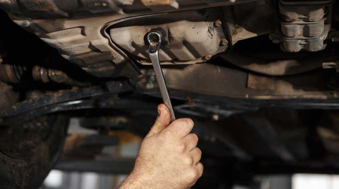 Using-an-impact-socket-whith-a-socket-wrench