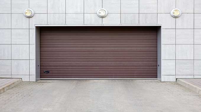 Modern Garage Door Keeps Popping Back Open for Simple Design
