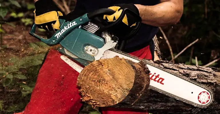 Best 50cc chainsaw | Full buyer's guide and top 6 reviewed