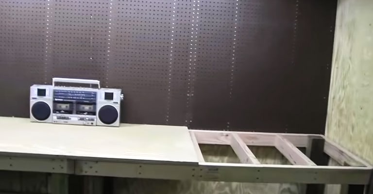 نحوه اتصال-Pegboard-to-Workbench