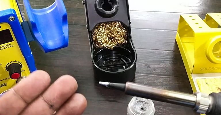 How-to-Clean-the-Tip-of-a-Soldering-Iron