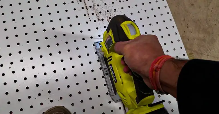 How-to-Cut-a-Pegboard