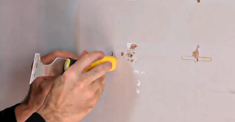 How-to-Patch-Screw-Holes-in-Drywall