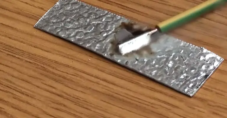 How-to-Solder-Aluminum-with-Soldering-Iron-FI