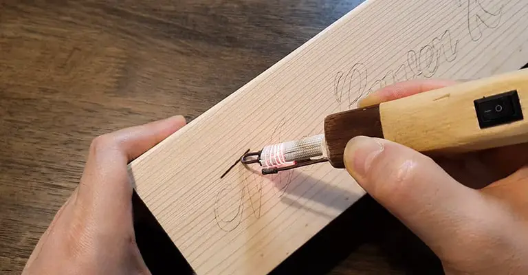 Use-a-Soldering-Iron-to-Burn-Wood