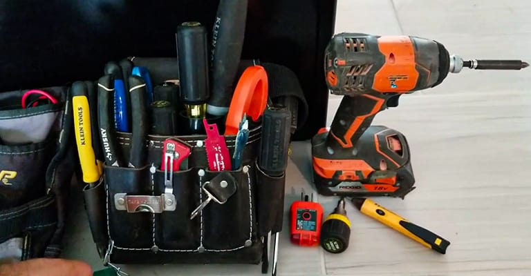 Must-Have-Tools-for-Electricians