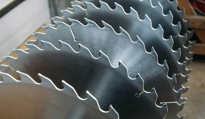 Best-Circular-Saw-Blade-For-Plywood