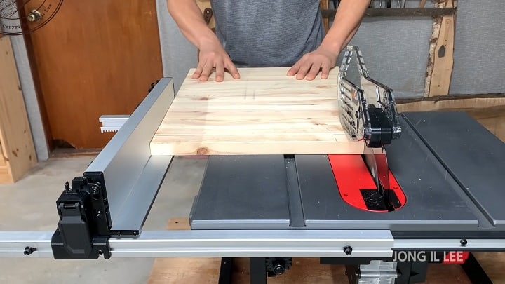 Cutting wood on a table saw