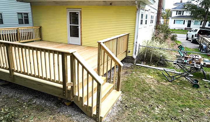 Free-Standing-Do-It-Yourself-Deck-Plans