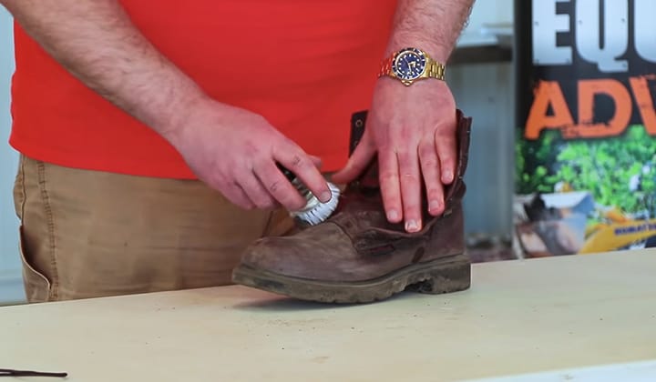 How-To-Clean-Work-Boots-FI