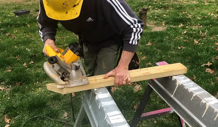 How-to-Cut-A-45-60-and-90-Degree-Angle-with-A-Circular-Saw-FI