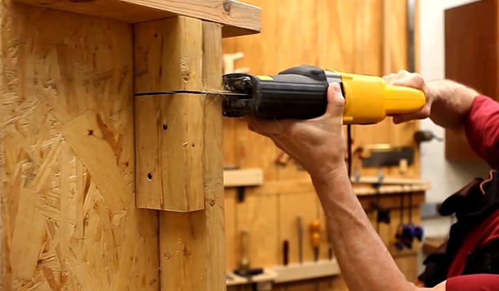 How-to-Cut-Straight-with-a-Reciprocating-Saw