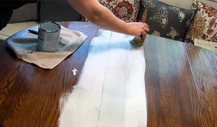 How-to-Distress-Furniture-with-Chalk-Cat