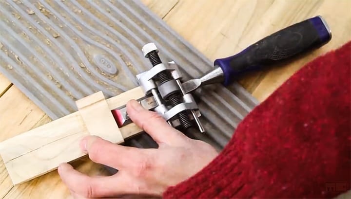 How-to-Sharpen-a-Wood-Chisel-2