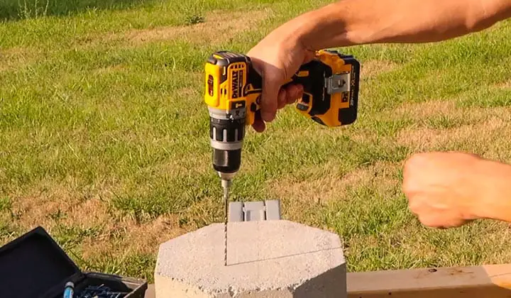 How-to-use-DeWalt-impact-driver