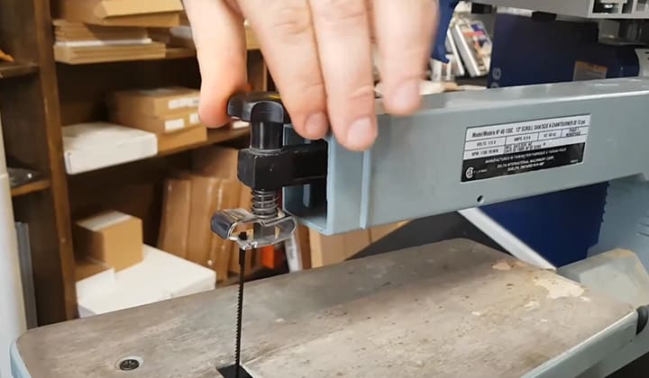 On-A-Pin-Less-Supported-Scroll-Saw