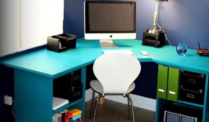 The-corner-Desk