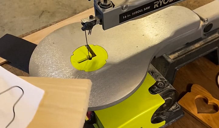 The-Specialty-Of-A-Scroll-Saw
