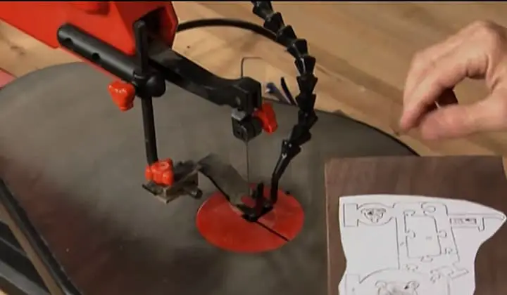 What-Is-A-Scroll-Saw explained