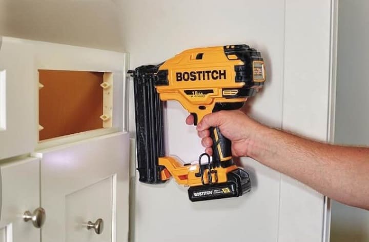 najbolji-bežični-brad-nailer-bostitch-e1559309950222