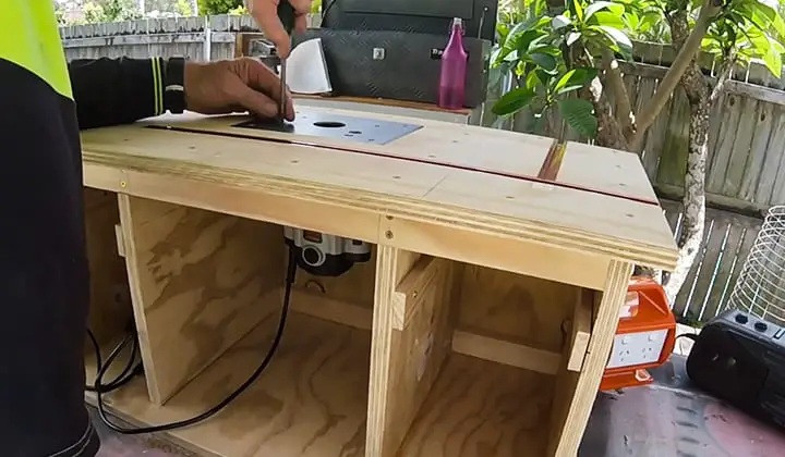 ինչպես-to-make-a-router-table-for-a-plunge-router