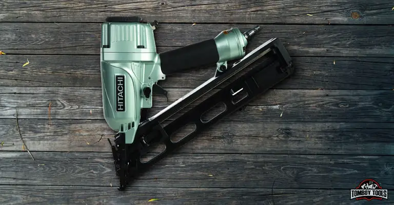 Hitachi NT65MA4 15-Gauge Pemaku Selesai Bersudut