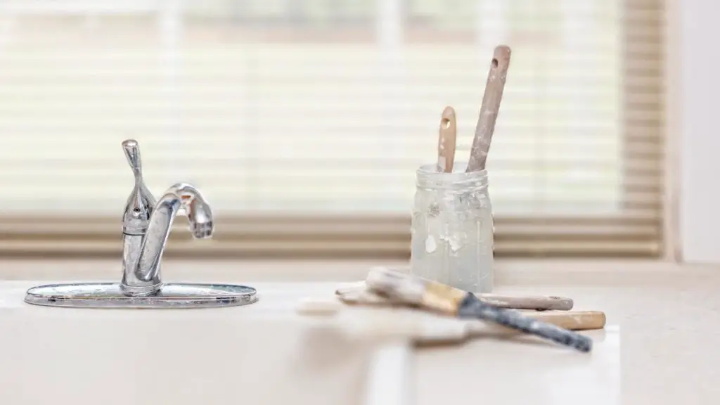 How to clean your paint brushes