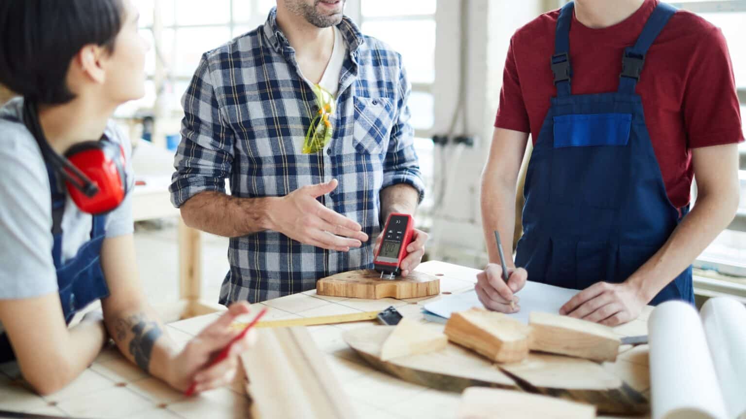 Pin vs Pinless Moisture Meters Ultimate Guide to Choosing